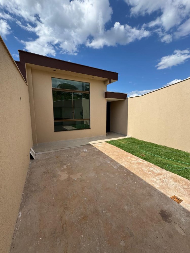Casa - Venda - Novo Centro - Santa Luzia - MG